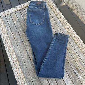 Kut from the Kloth Women's Skinny Jeans - Dark Blue with Gold Stitching, size 4